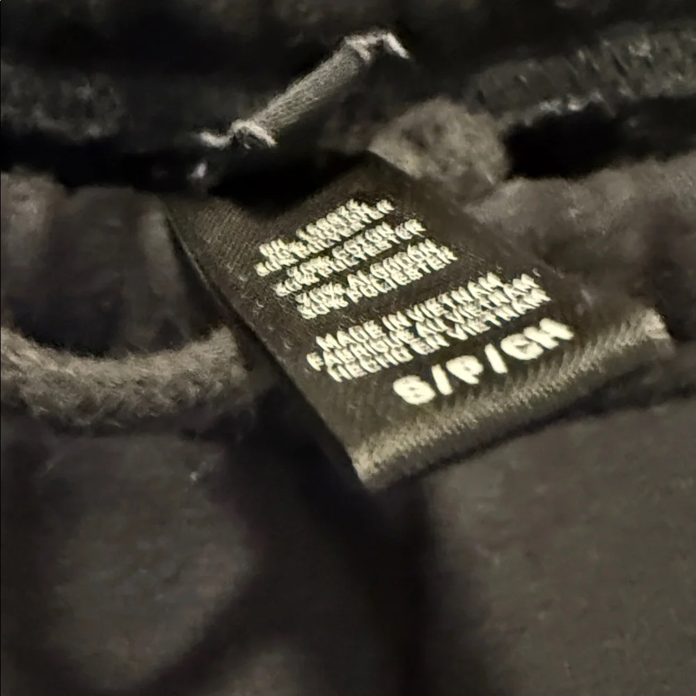 SKIMS Black Jogger and Zip Up Hoodie Matching Set - Picture 5 of 7